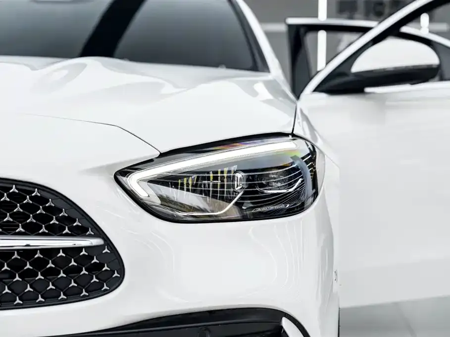 Mercedes-Benz C-Class — фото 7