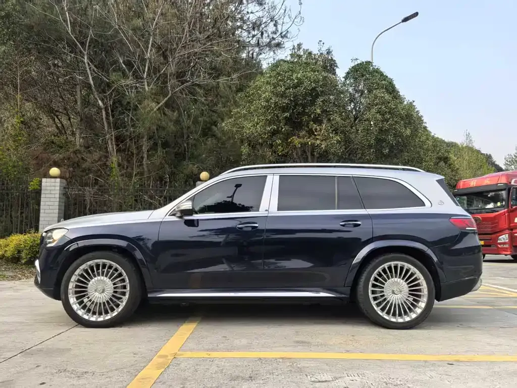 Mercedes-Benz GLS — фото 9