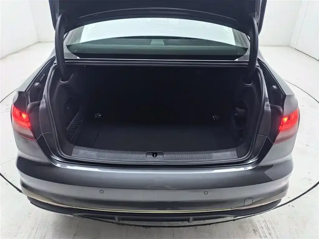 Audi A4L 2024 из CN, фото 6