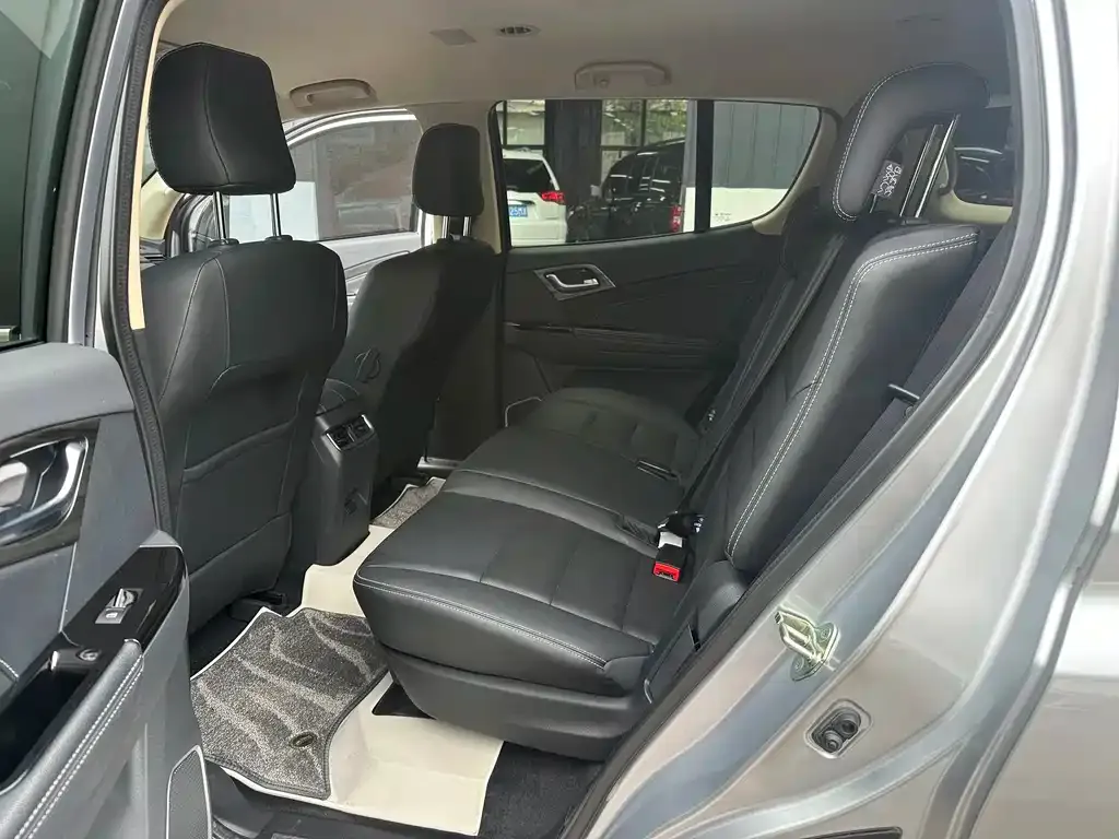 Isuzu MU-X 2022 из CN, фото 9