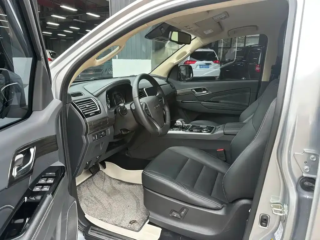 Isuzu MU-X 2022 из CN, фото 3