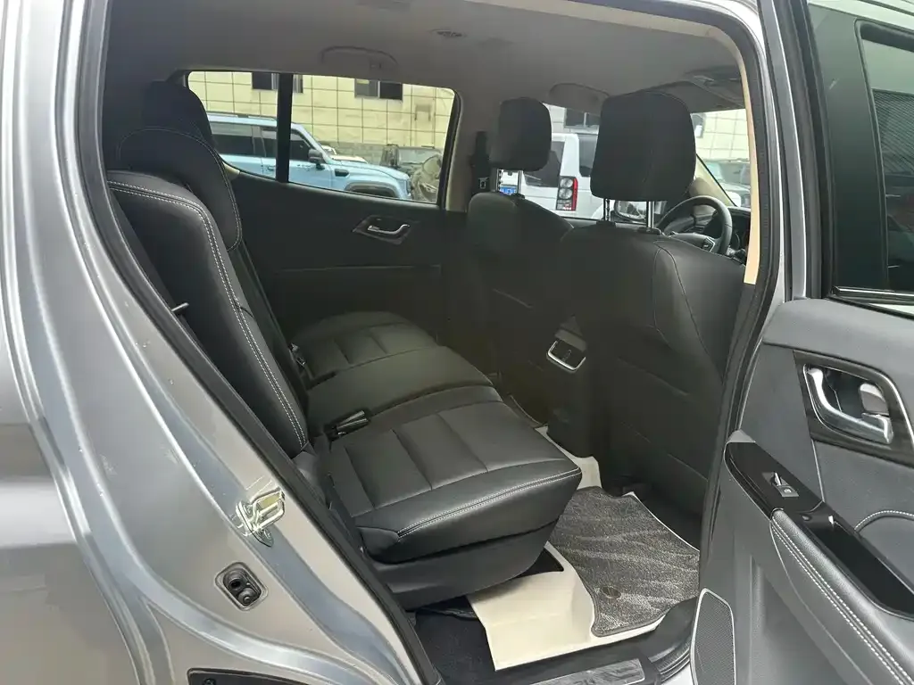 Isuzu MU-X 2022 из CN, фото 5