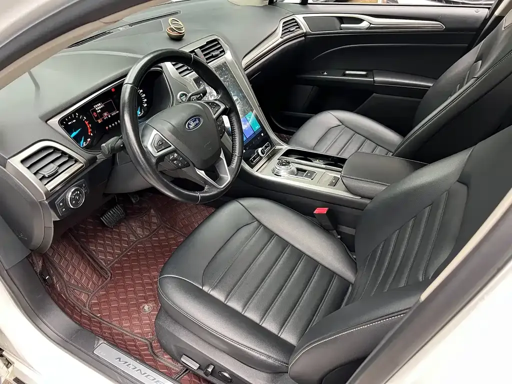 Ford Mondeo 2021 из CN, фото 2
