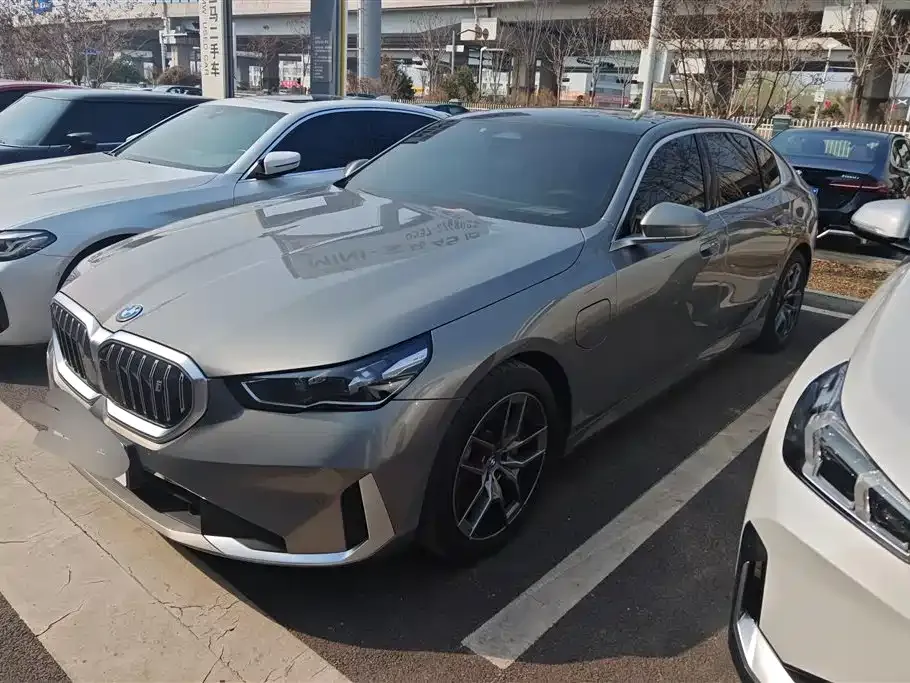 BMW i5 — фото 1