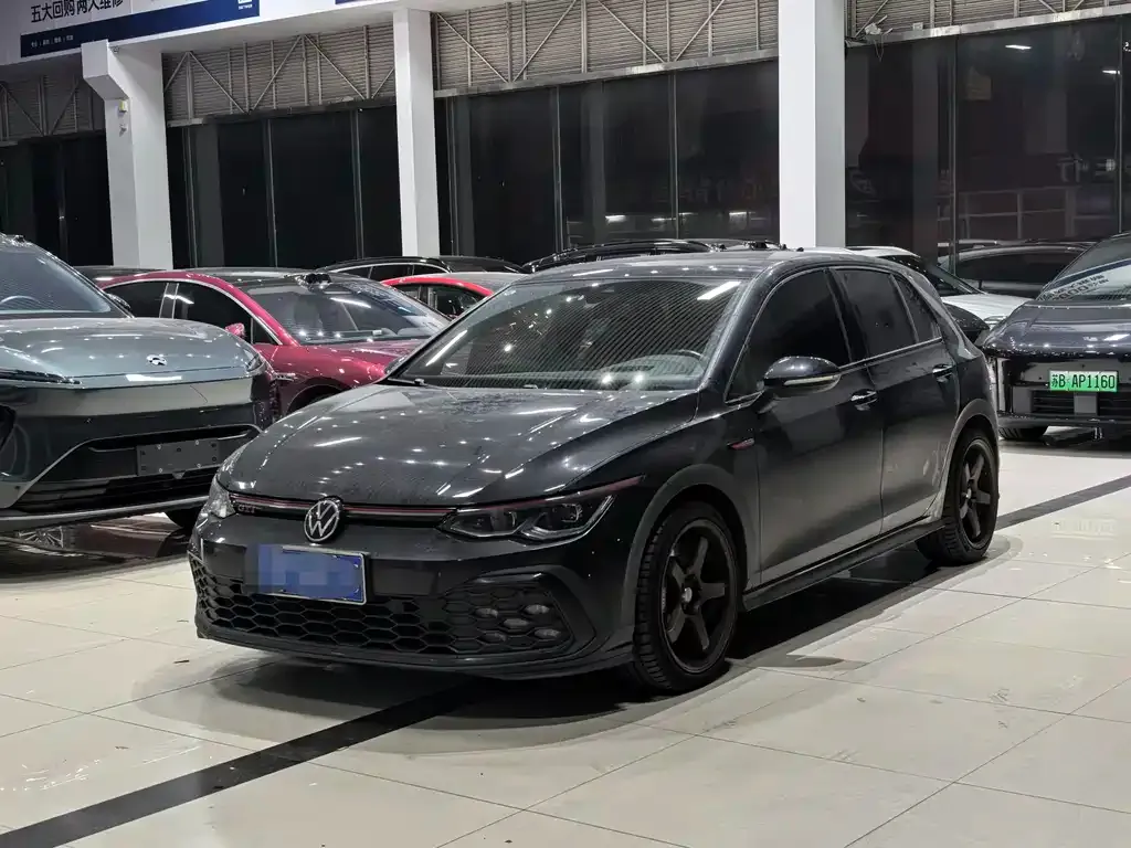 Volkswagen Golf GTI — фото 1