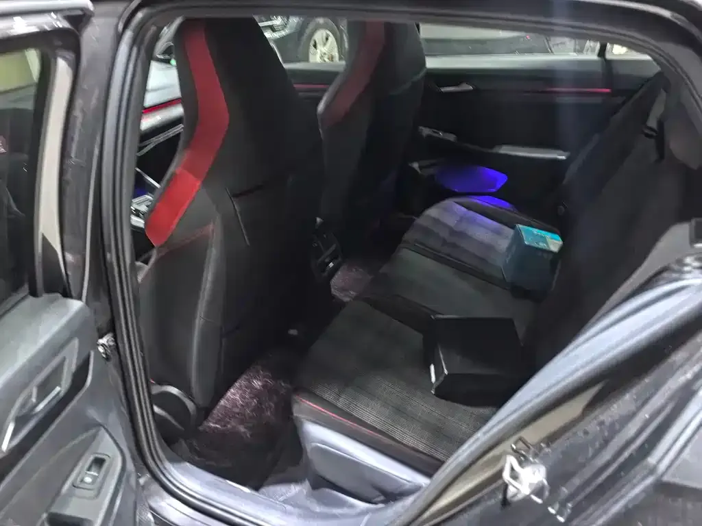Volkswagen Golf GTI — фото 2