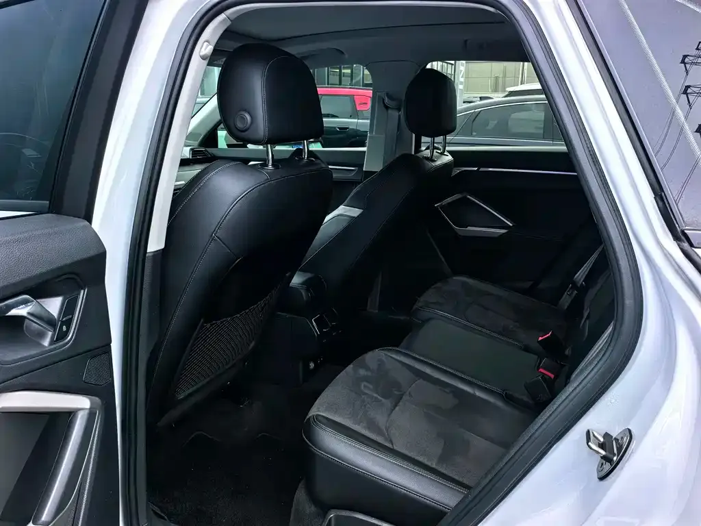 Audi Q3 2023 из CN, фото 3