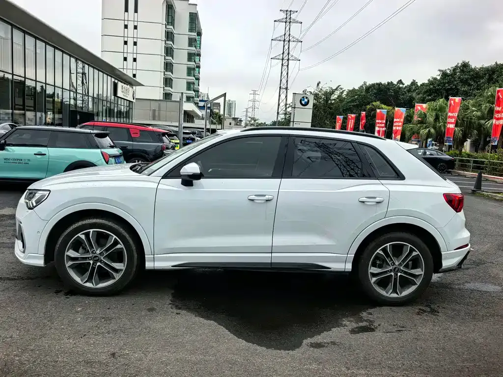 Audi Q3 2023 из CN, фото 7
