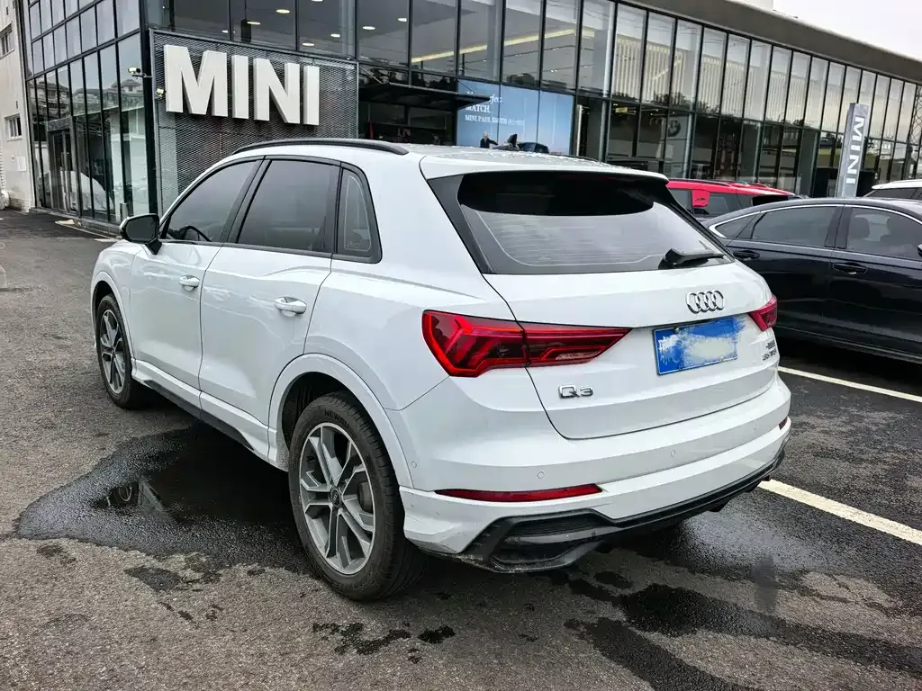 Audi Q3 2023 из CN, фото 9
