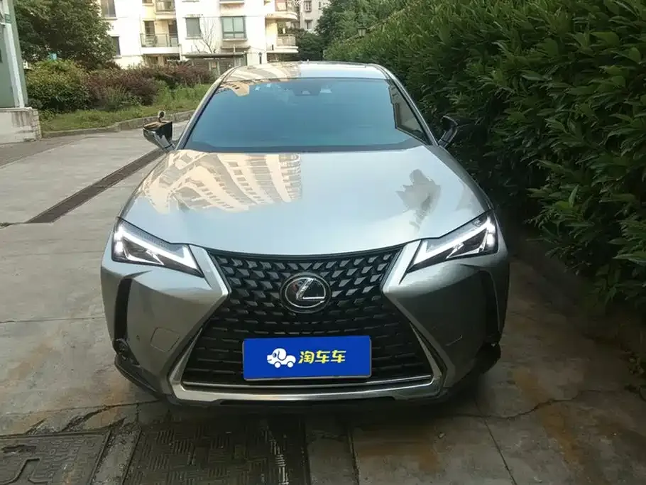 Lexus UX — фото 8