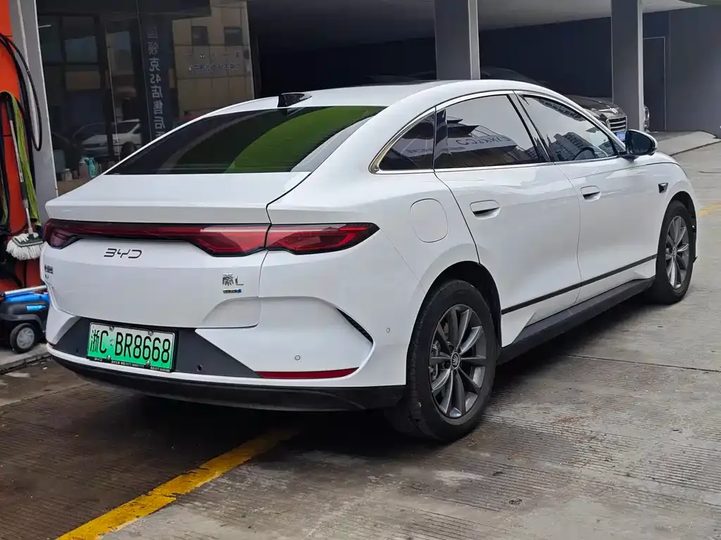 BYD Qin L — фото 10