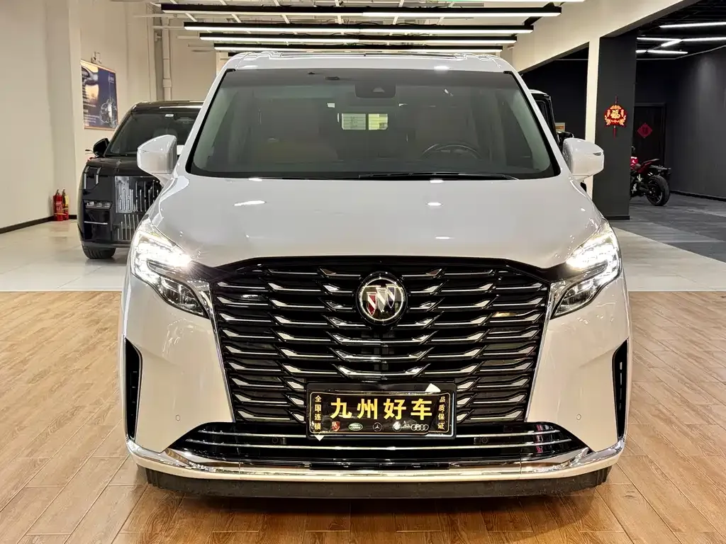 Buick GL8 2023 из CN, фото 10