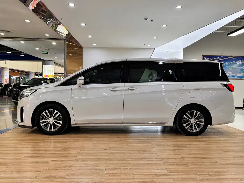 Buick GL8 2023 из CN, фото 7