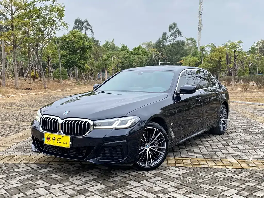BMW 5 Series — фото 1