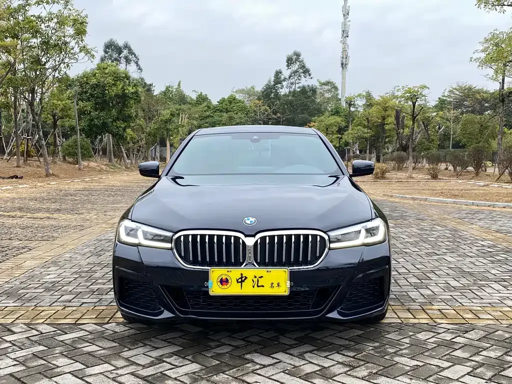 BMW 5 Series — фото 10