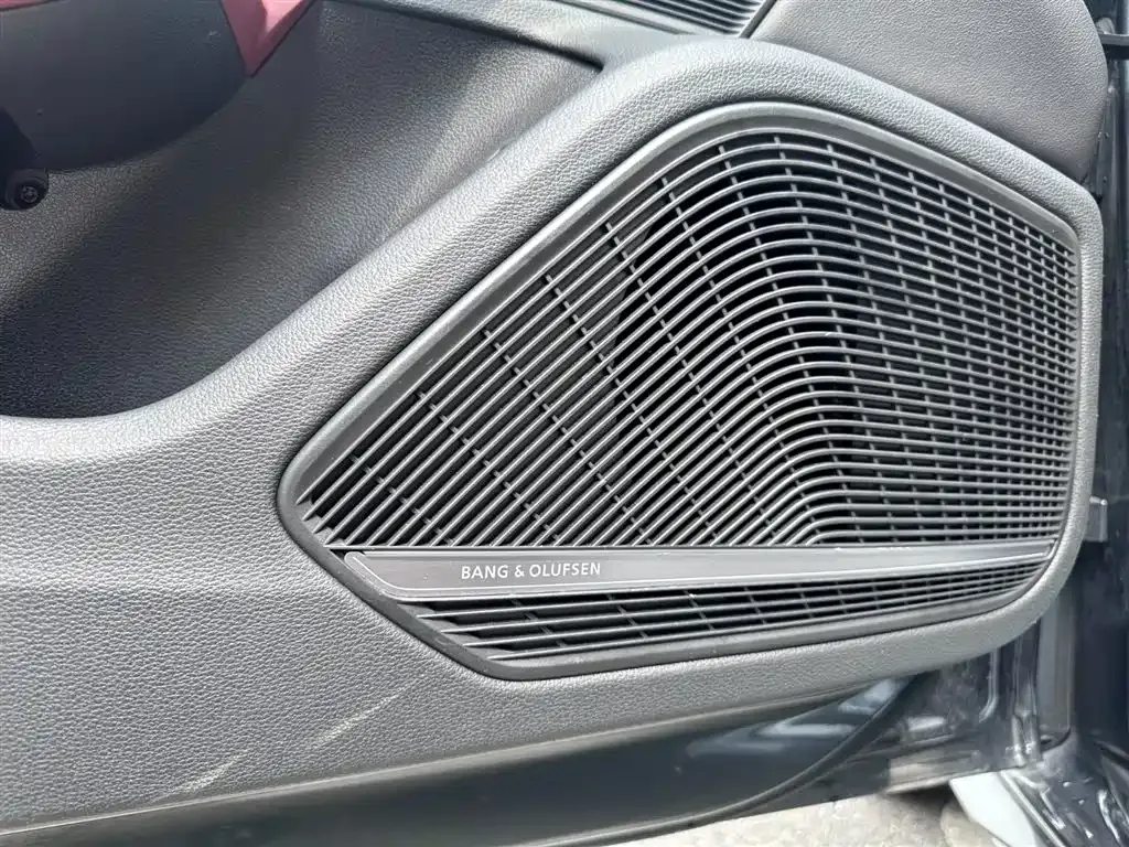 Audi A4L 2022 из CN, фото 9