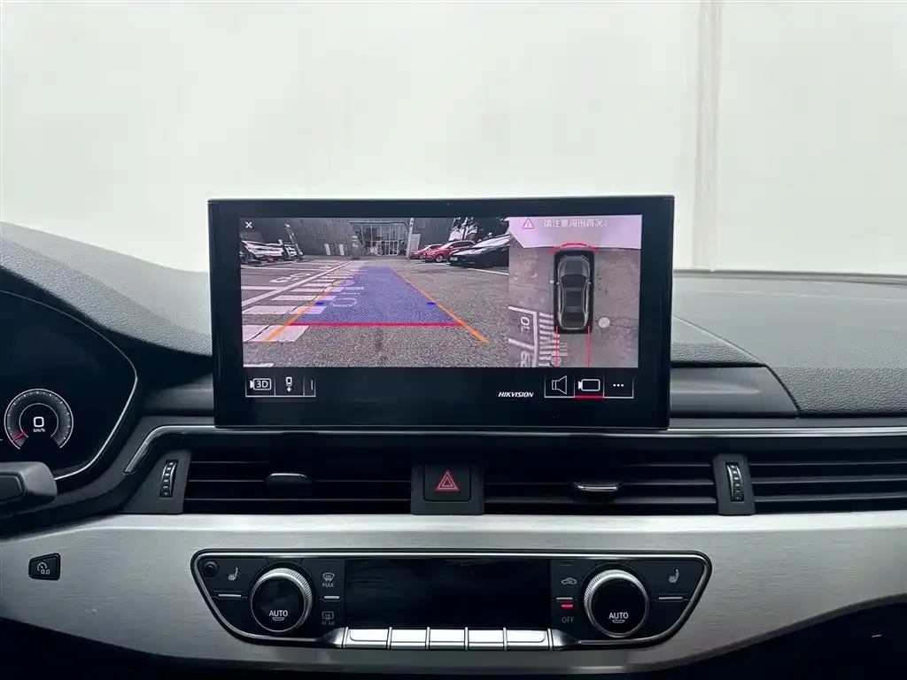 Audi A4L 2022 из CN, фото 4