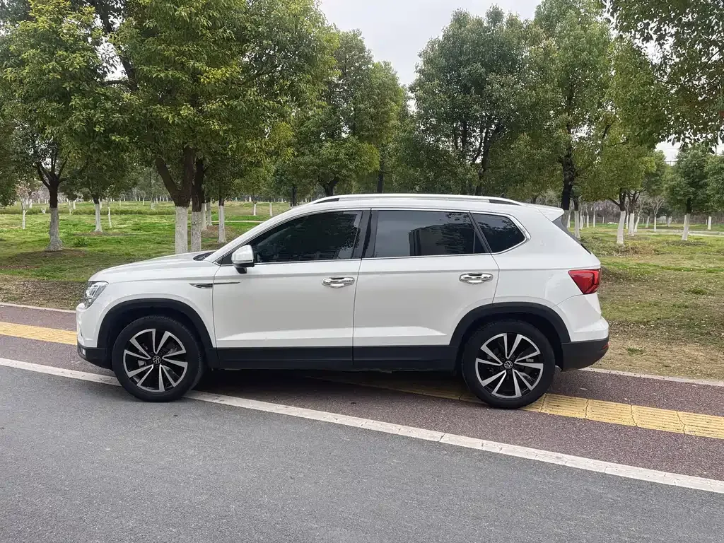 Volkswagen Tharu 2022 из CN, фото 10