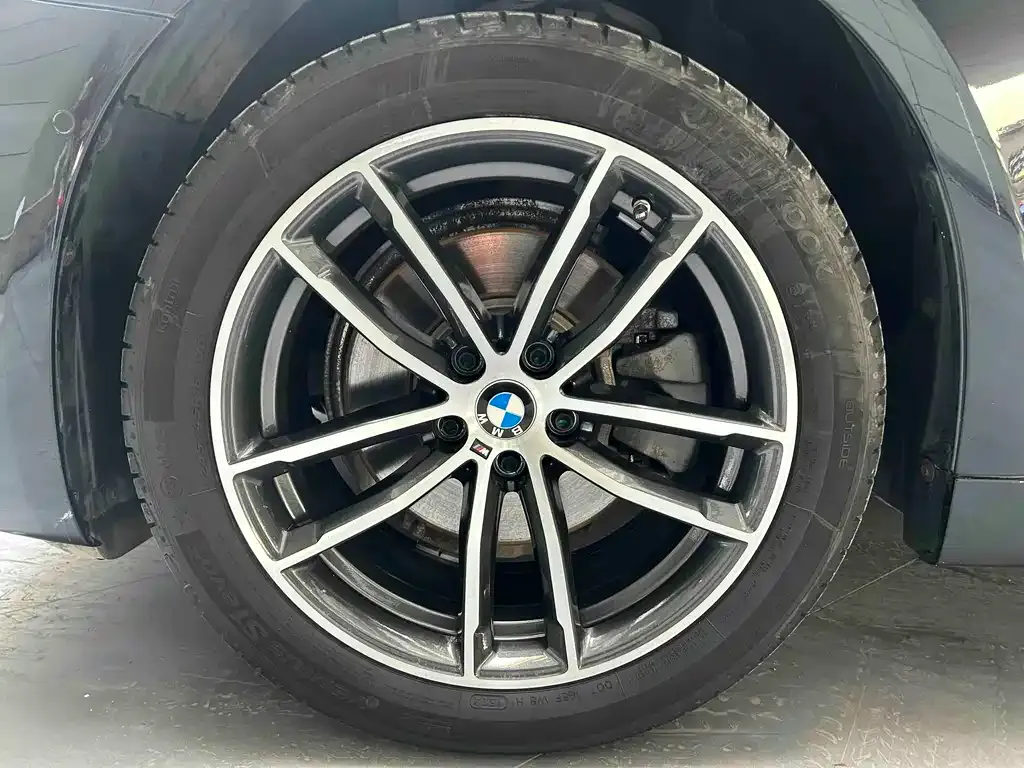 BMW 5 Series — фото 10