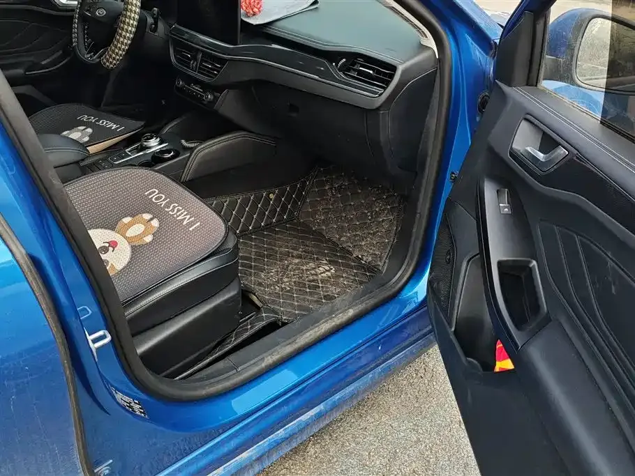 Ford Focus 2022 из CN, фото 7