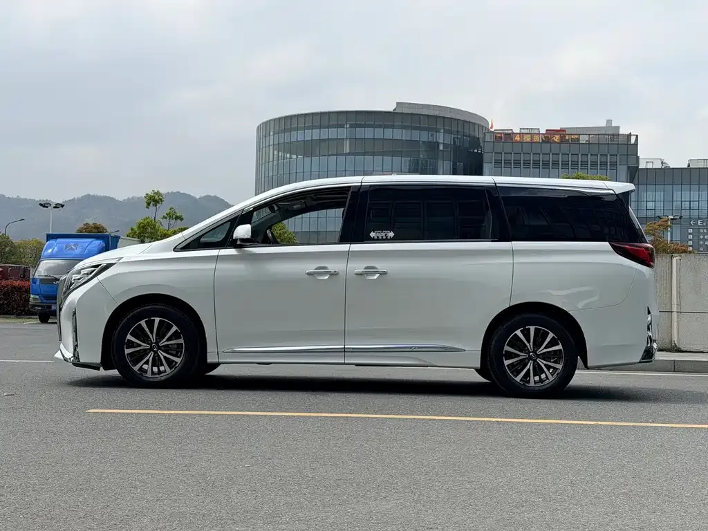 GAC Motor Trumpchi M8 — фото 7