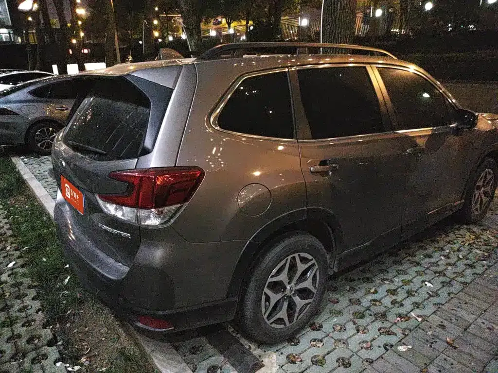 Subaru Forester — фото 9