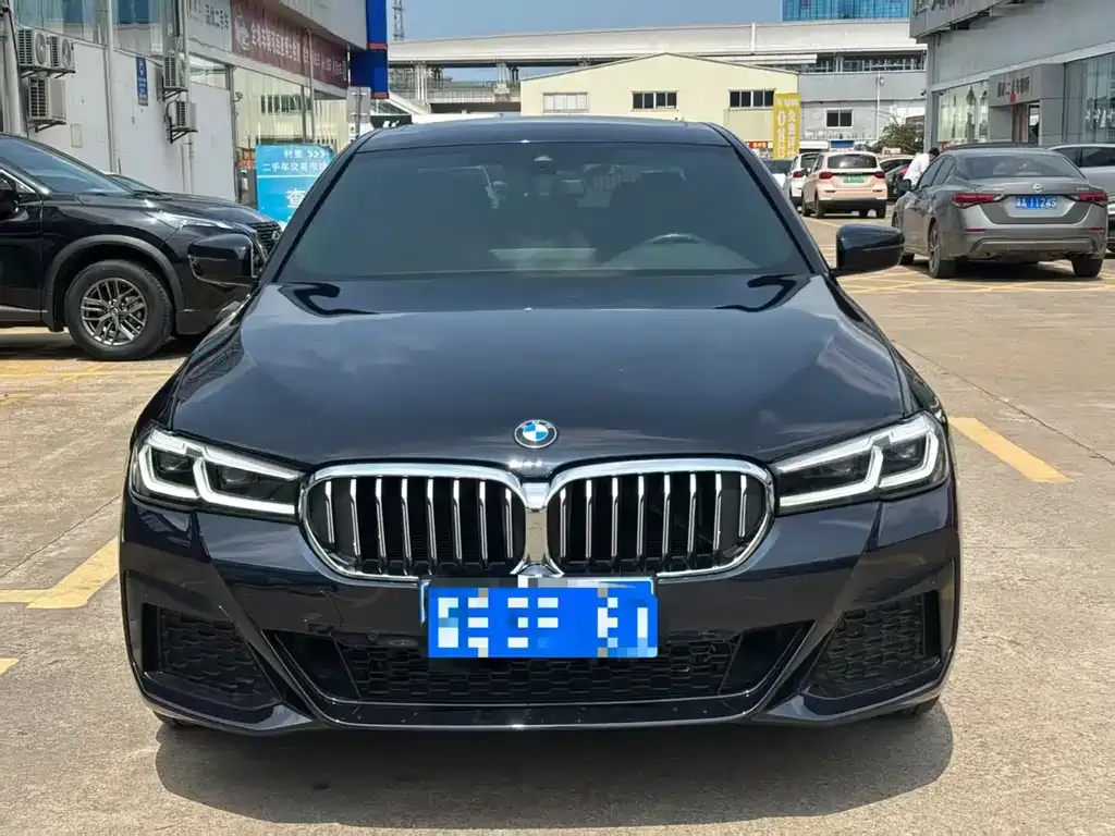 BMW 5 Series — фото 1