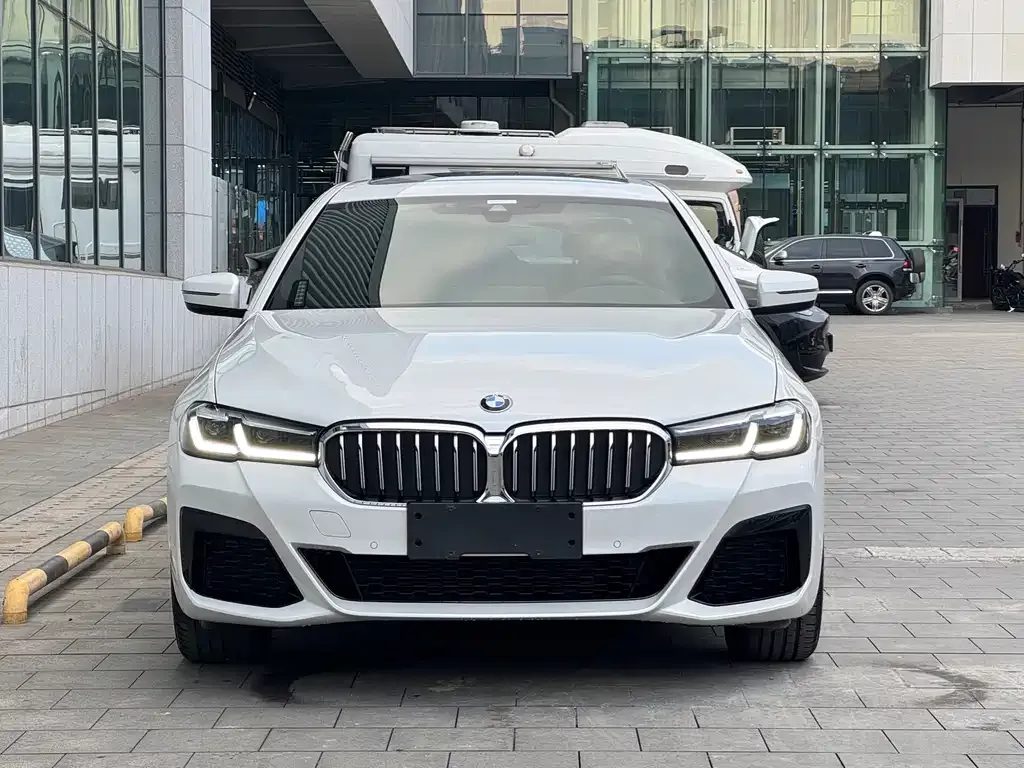 BMW 5 Series — фото 4