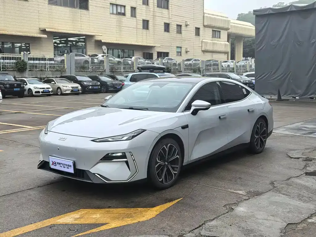 Geely Galaxy E8 — фото 1