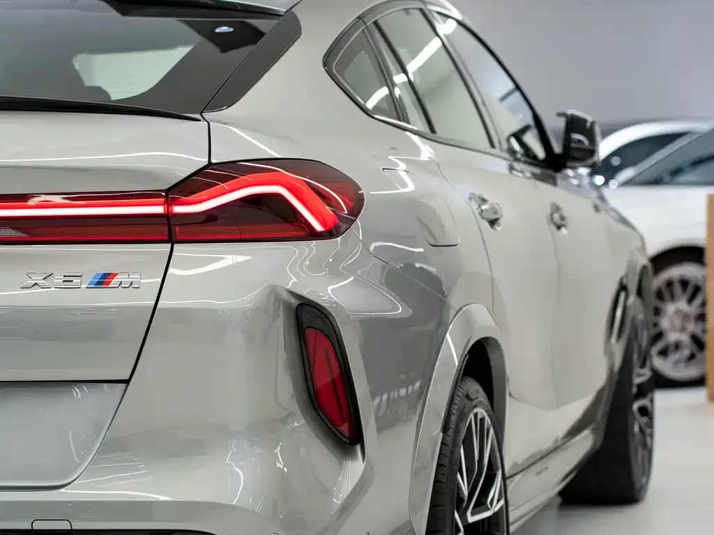 BMW X6 M 2023 из CN, фото 2
