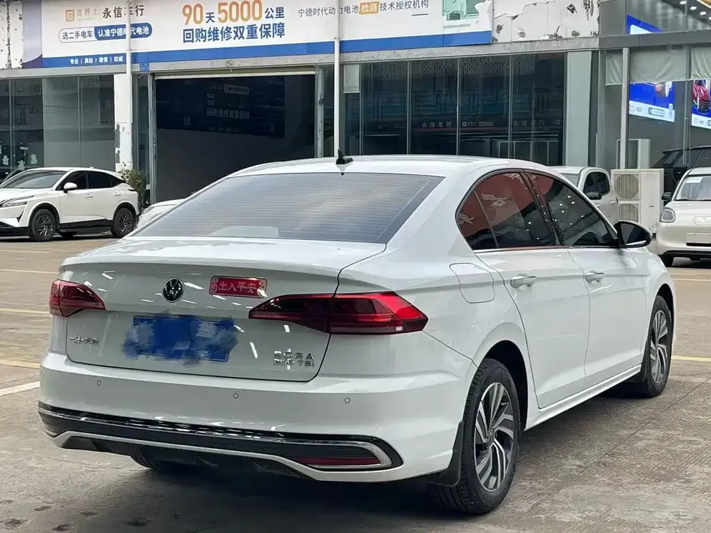 Volkswagen Bora 2023 из CN, фото 3