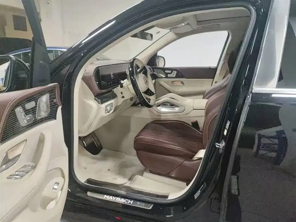 Mercedes-Benz GLS — фото 10