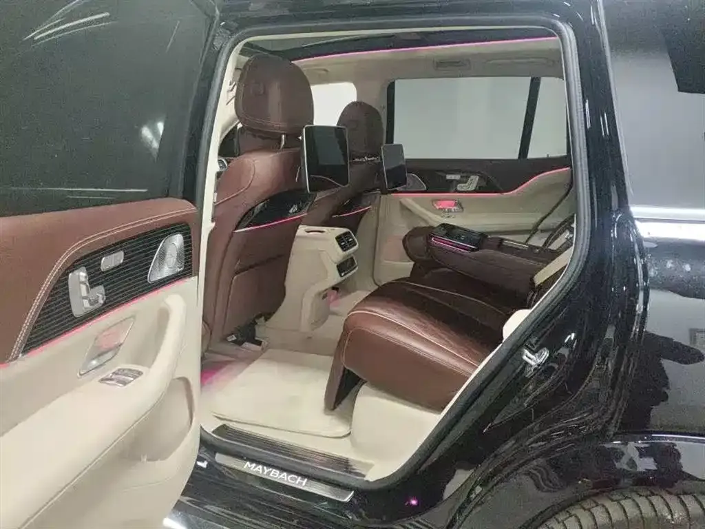 Mercedes-Benz GLS — фото 9
