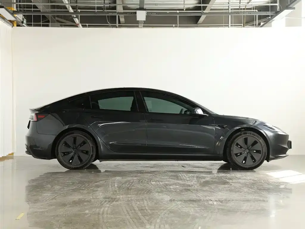 Tesla Model 3 — фото 8