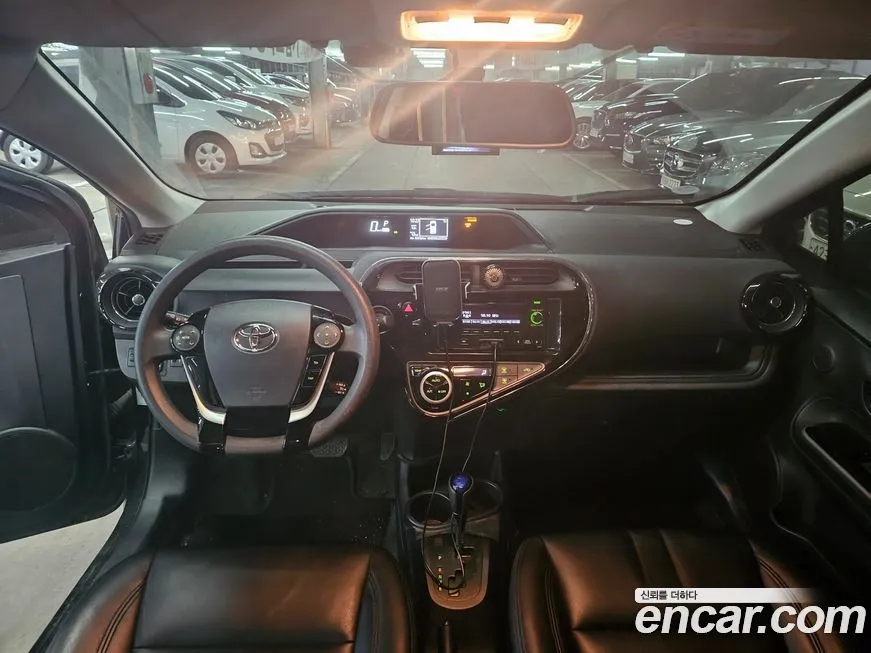 Toyota Prius 2021 из KR, фото 3