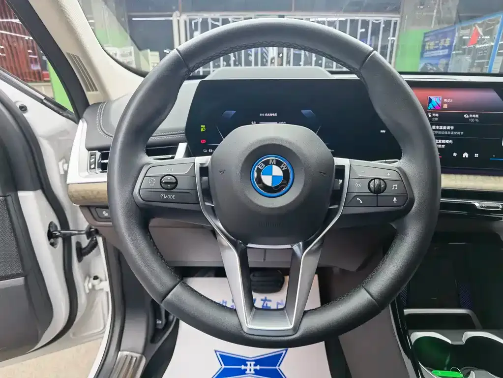 BMW iX1 2024 из CN, фото 6