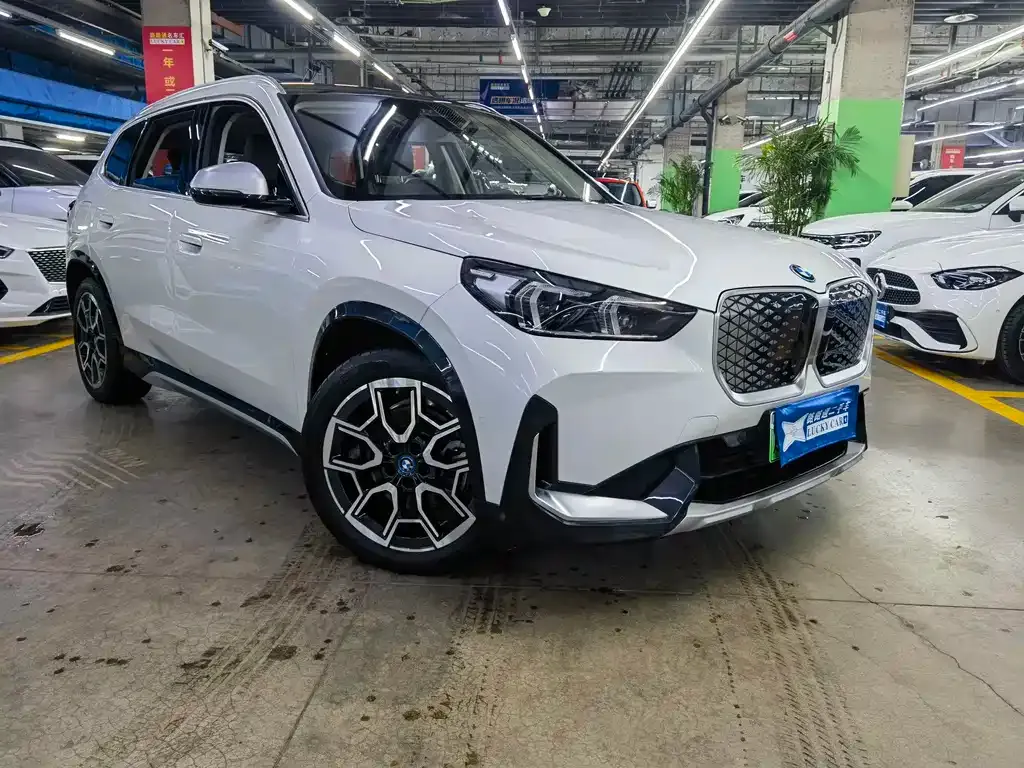 BMW iX1 2024 из CN, фото 7