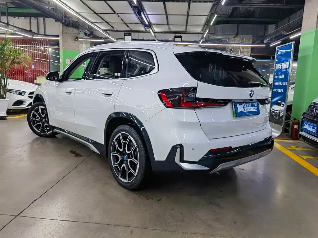 BMW iX1 2024 из CN, фото 2