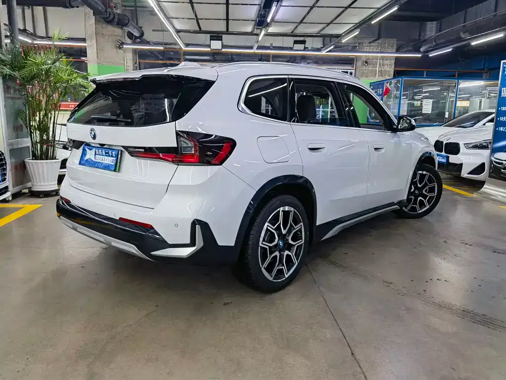 BMW iX1 2024 из CN, фото 9