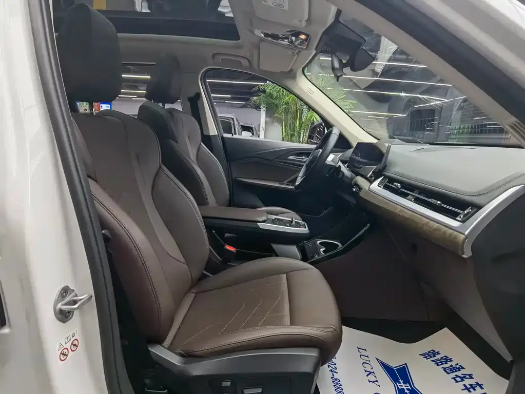 BMW iX1 2024 из CN, фото 4