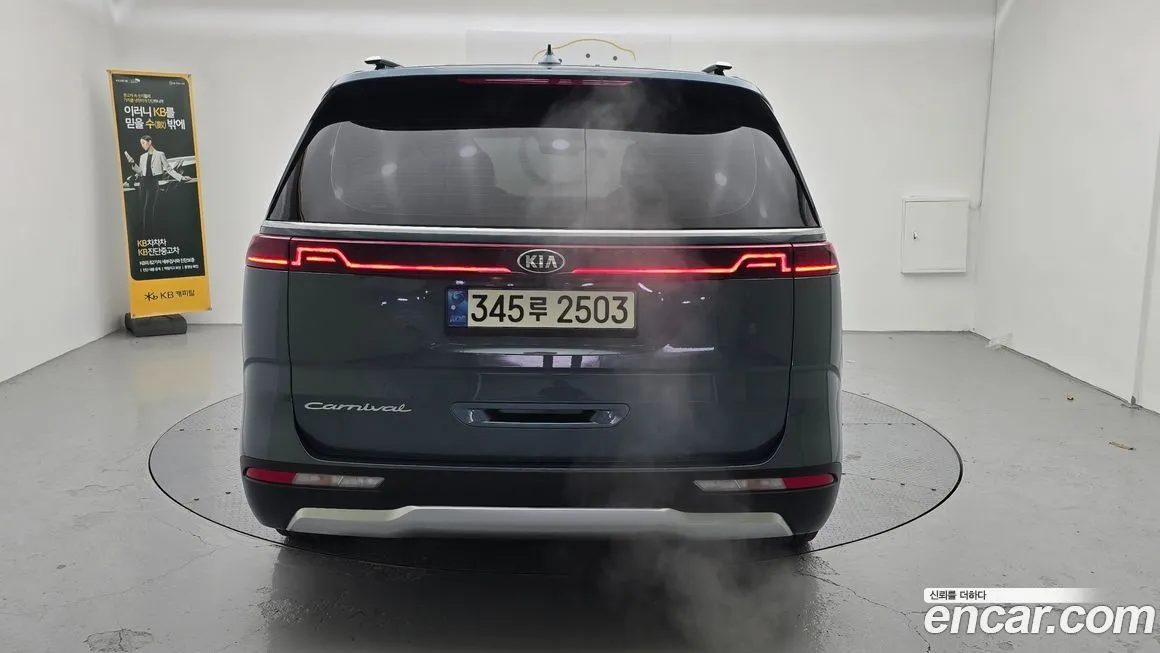 Kia Carnival — фото 10