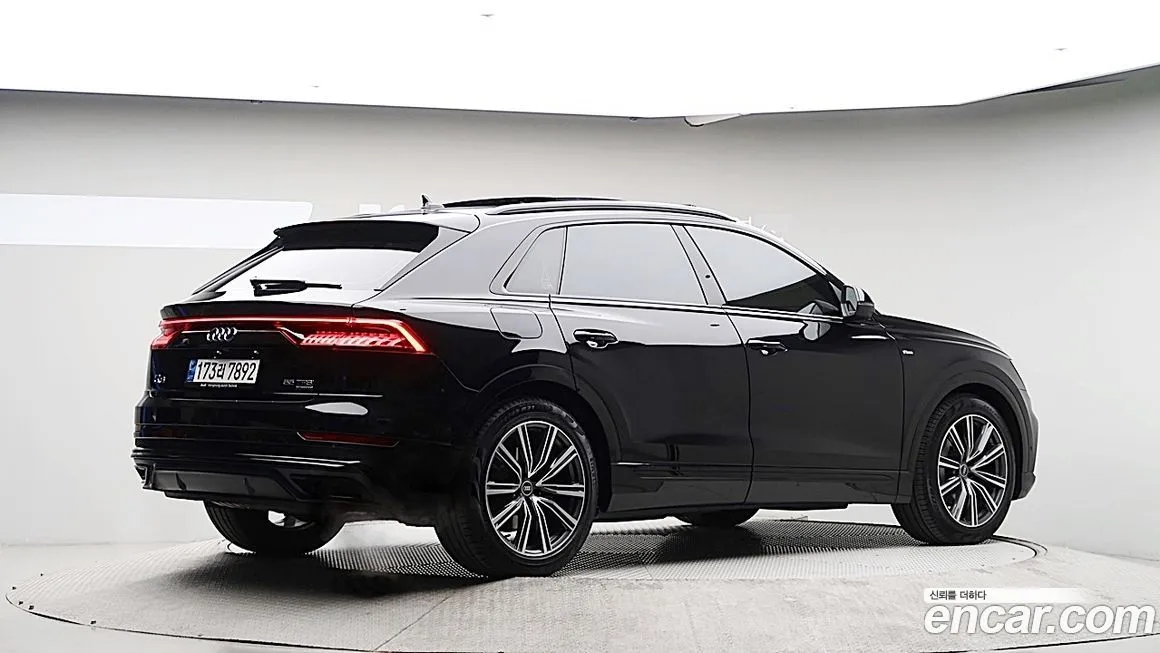 Audi Q8 2021 из KR, фото 6