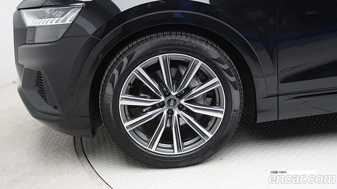 Audi Q8 2021 из KR, фото 8