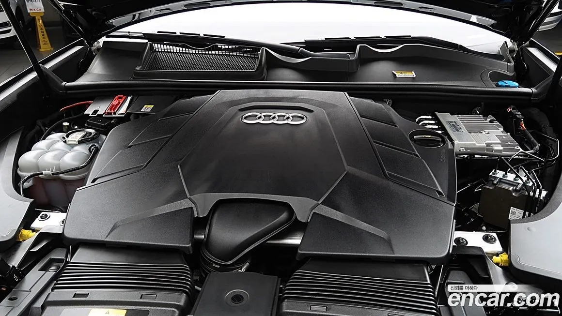 Audi Q8 2021 из KR, фото 9