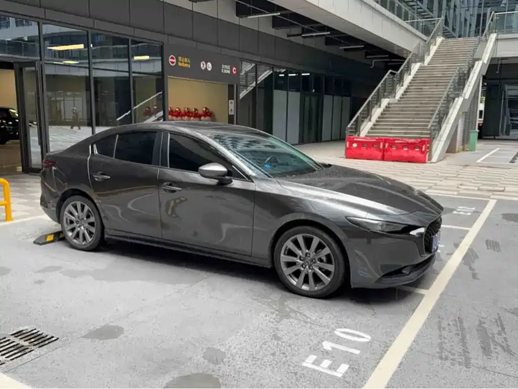 Mazda 3 Axela 2022 из CN, фото 4