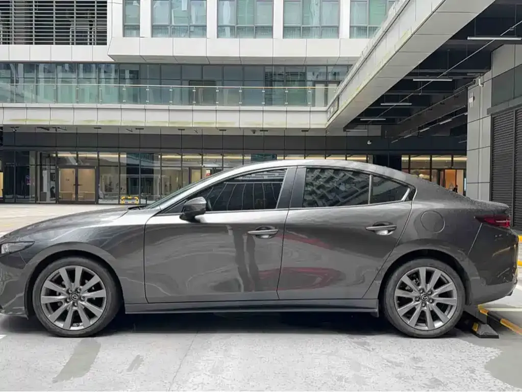 Mazda 3 Axela 2022 из CN, фото 3