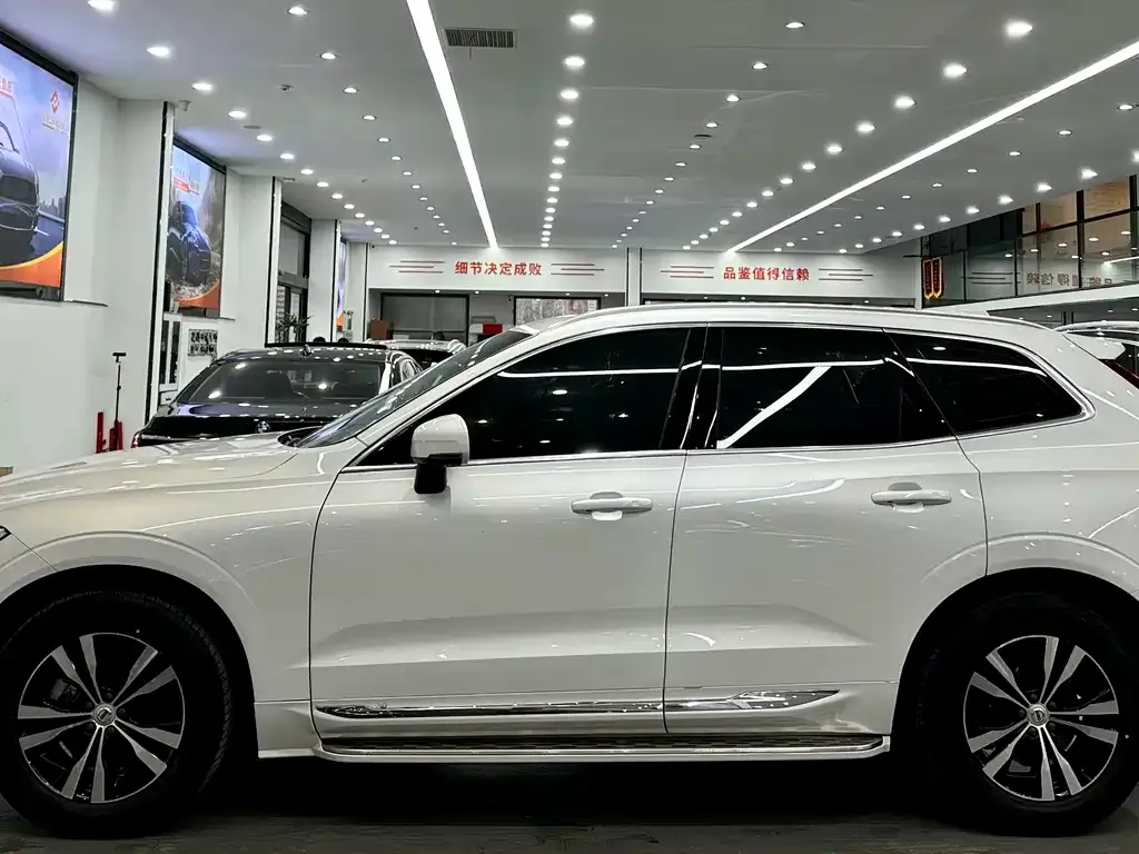 Volvo XC60 — фото 4