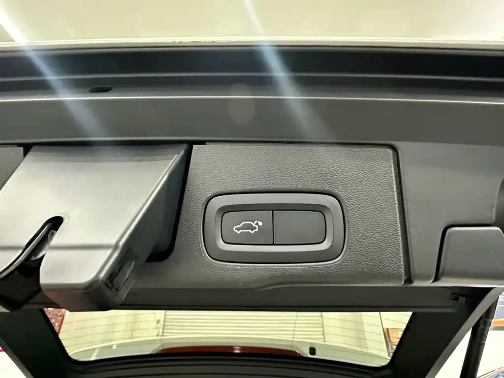 Volvo XC60 — фото 2