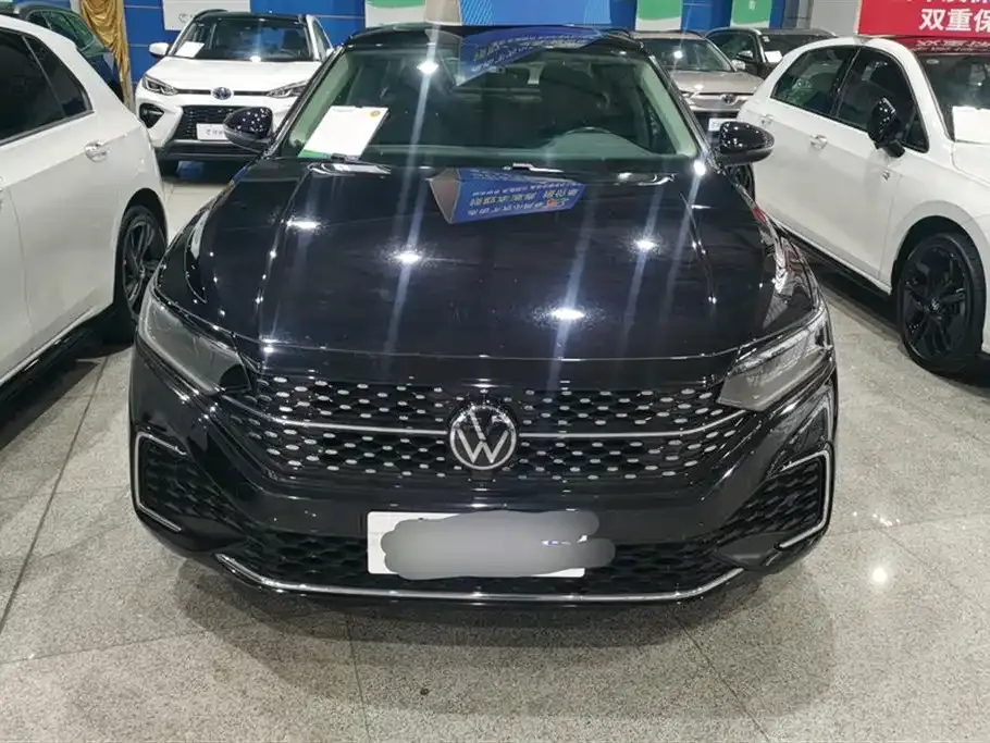 Volkswagen Passat 2023 из CN, фото 2