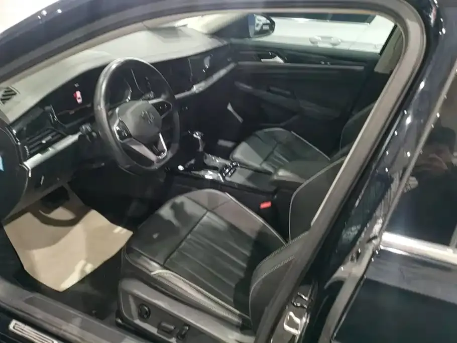 Volkswagen Passat 2023 из CN, фото 10